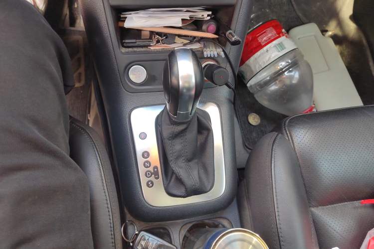 Used Volkswagen Tiguan 2015 1.8TSI Automatic Two-Wheel Drive Comfort Edition Gear Lever