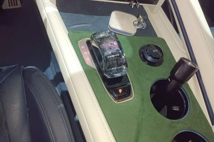 Used Zeekr 001 2024 ME Edition 100 kWh All-Wheel Drive Gear Lever