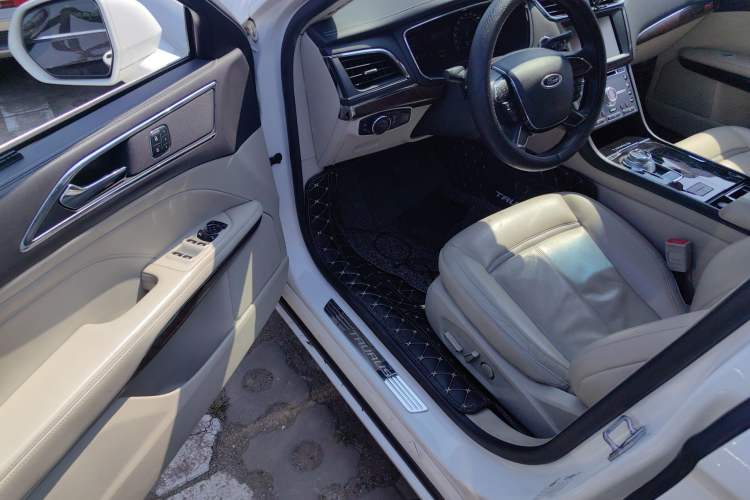 Used Ford Taurus 2015 EcoBoost 325 V6 Flagship Model Driver Seat