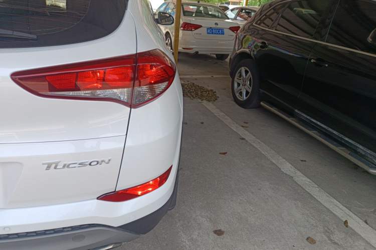 Used Hyundai Tucson 2015 1.6T Dual-Clutch Two-Wheel-Drive Smart Model Right Rear Taillight