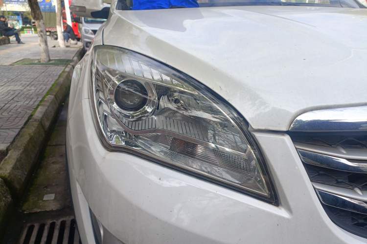 Used CHANGAN CS35 2016 1.6L Manual Luxury Model China V Standard