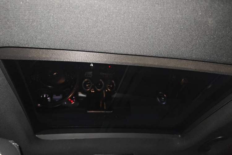 Used Mercedes-Benz GLC 2018 Facelifted GLC 260 4MATIC Dynamic Edition Headliner