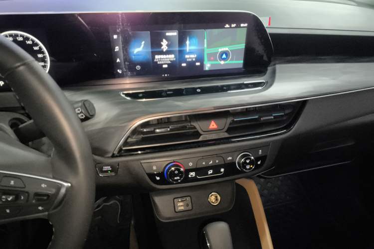 Used Buick GL6 2021 323T Mild Hybrid Connect Prestige Model