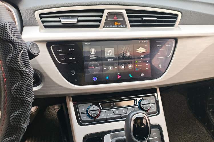 Used Geely Auto Emgrand X7 Sport 2018 1.8TD Automatic Two-Wheel Drive Smart 4G Connected Version Audio And AC Panel