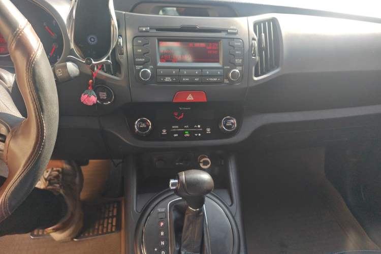 Used Kia Sportage R 2011 2.0L Automatic Two-Wheel Drive Premium Edition
