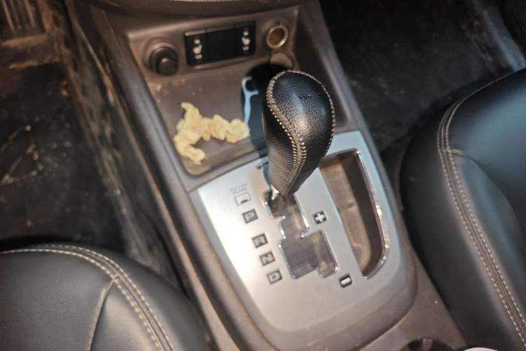 Used Hyundai Santa Fe Classic 2010 2.4 Luxury Edition 7-Seater Four-Wheel Drive Gear Lever