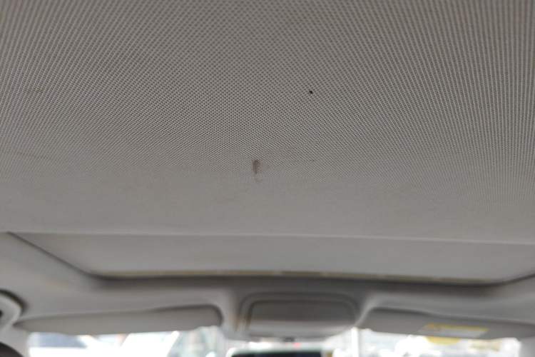 Used Volkswagen Sagitar 2015 1.6L Manual Comfort Model Headliner