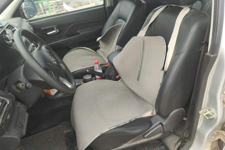 Used Great Wall Wingle 5 2017 2.4L European Version Gasoline Two-Wheel Drive Entry-Level Big Double Cab 4G69S4N