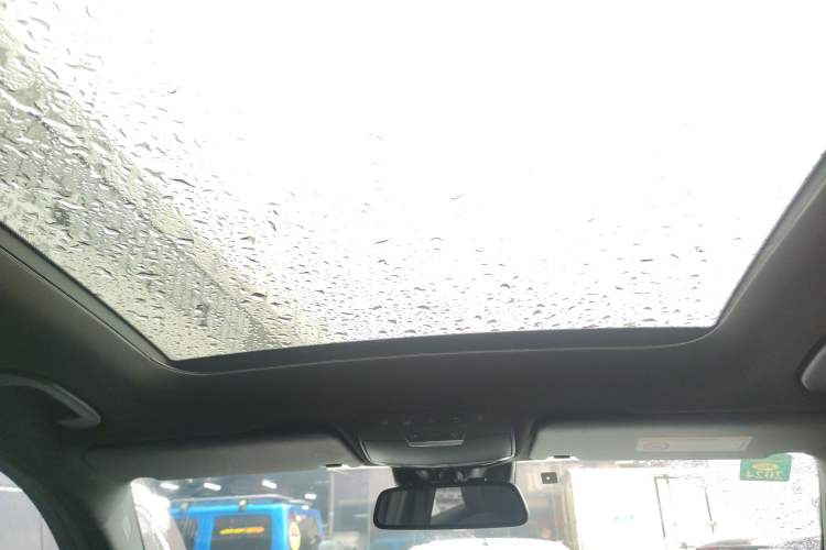 Used Mercedes-Benz GLC 2018 GLC 260 4MATIC Luxury Model Headliner