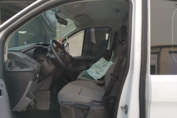 Used Ford Transit 2019 2.0T Diesel Multi-Purpose Commercial Vehicle Short Wheelbase Mid-Roof Design 6-Seater China VI Standard Left Front Seat