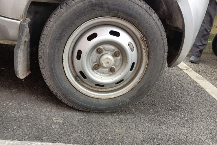 Used BAIC Weiwang 306 2011 1.3L base model 7 seats
