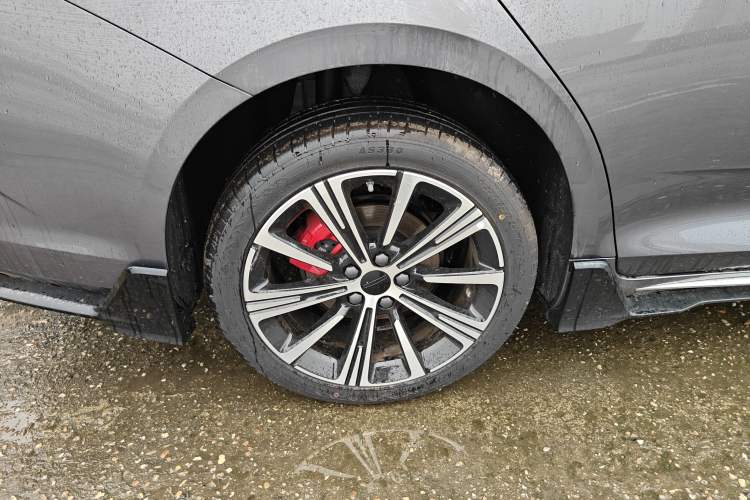 Used Geely Auto Preface 2025 Dongfang Yao 1.5TD Kunlun Edition Right Rear Wheel Hub