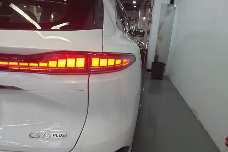 Used CHANGAN CS75 PLUS 2025 4th Generation 1.5T New Blue Whale Smart Luxury Edition
