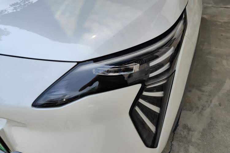 Used AION Y 2022 Plus 70 Tech Edition Left Front Headlight