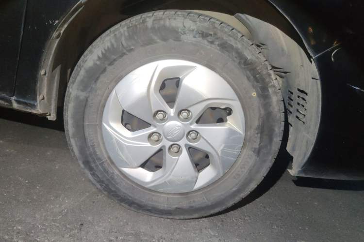 Used JAC Refine M4 2018 2.0L Manual Express Version Right Front Wheel Hub