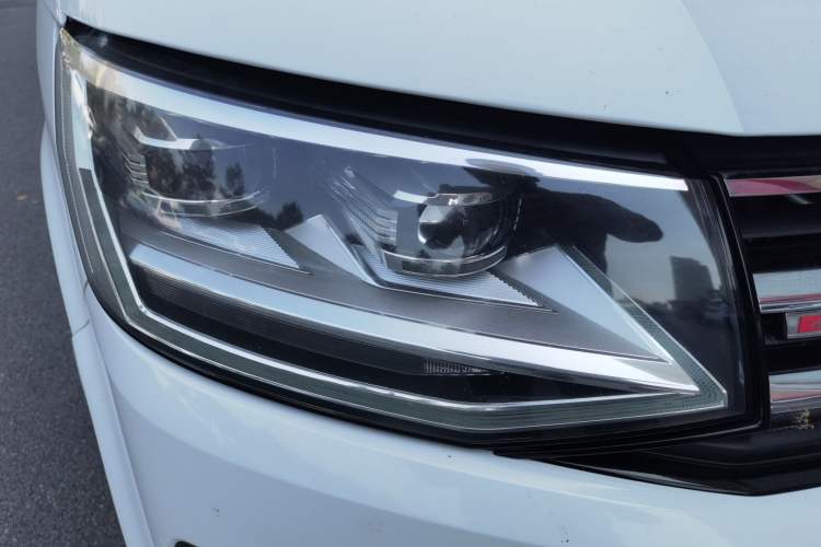 Used Volkswagen Multivan 2017 2.0 TSI 4x4 Explorer Edition 7-Seater
