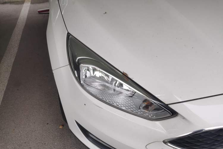 Used Ford Focus 2018 Hatchback Classic 1.6L Automatic Trendy SmartDrive Edition
