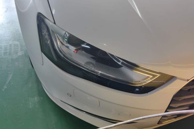 Used Audi A4L 2015 35 TFSI Automatic Comfort Model Right Front Headlight