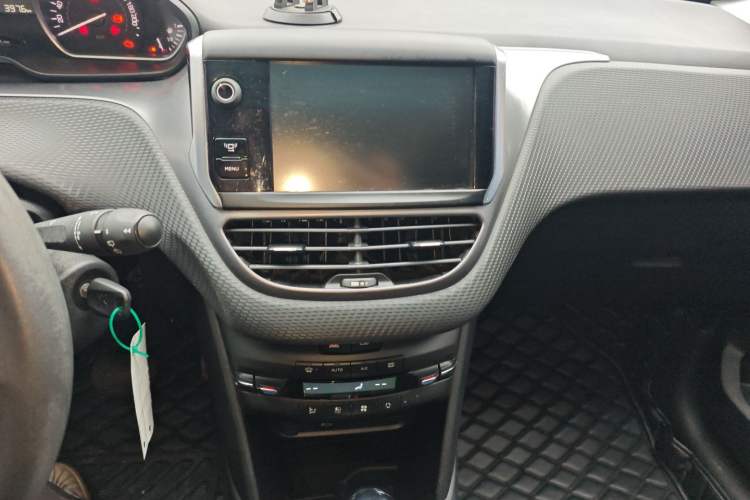 Used Peugeot 2008 2014 1.6L Automatic Fashion Edition