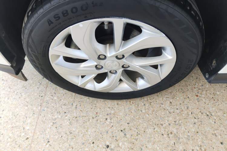 Used Buick Velite 6 2023 430km Range Commuter Version