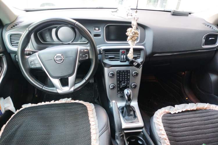 Used Volvo V40 2017 T3 Zhiya Edition