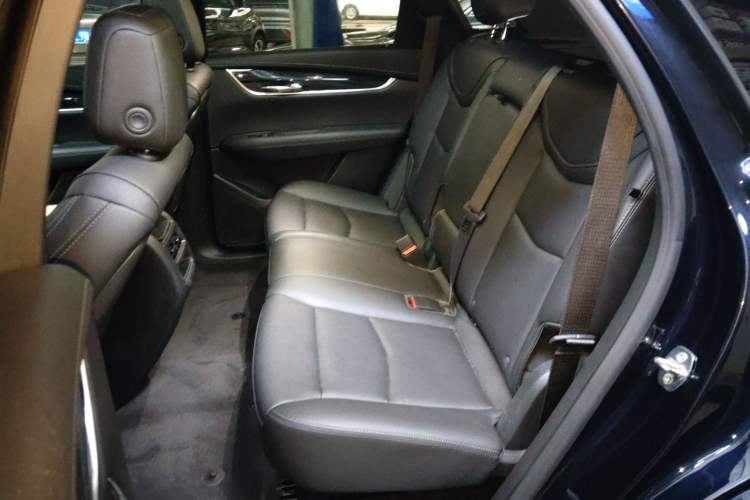 Used Cadillac XT5 2022 2.0T Two-Wheel Drive Luxury Version Left Rear Seat