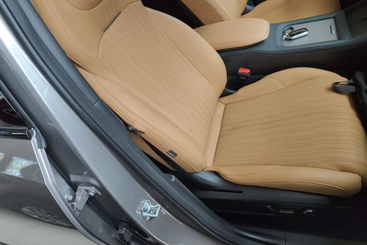 Used Geely Galaxy L7 2024 1.5T 115 km PLUS Dragon Edition Right Front Seat