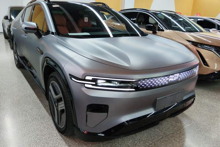 Used CHANGAN NEVO E07 2026 Model Pure Electric Four-Wheel Drive 90kWh Dacheng Edition Front Right 45 Deg