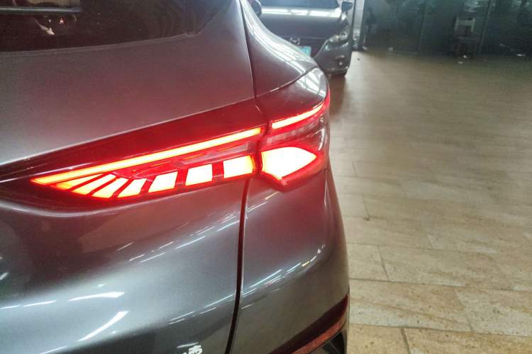 Used CHANGAN UNI-T 2020 1.5T Flagship Version Exterior 3