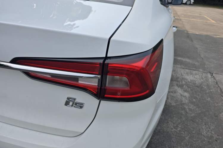 Used Roewe i5 2020 1.5L Manual 4G Connect Luxury Edition