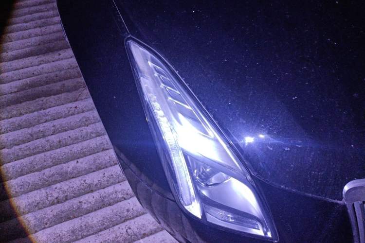 Used Cadillac XTS 2013 28T Luxury Model
