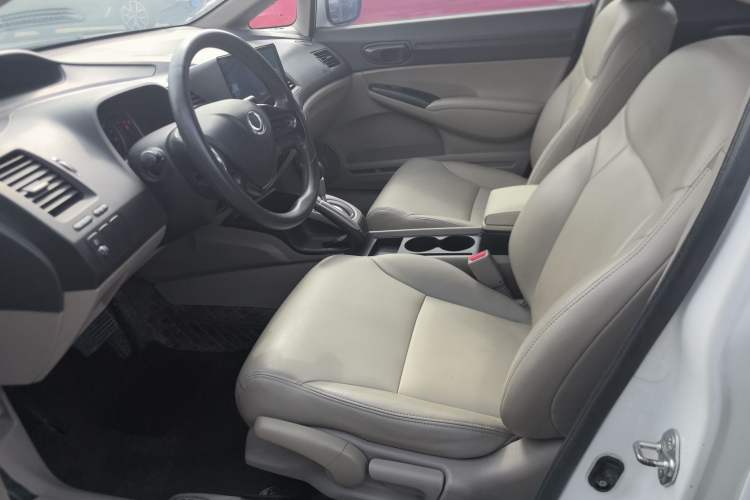 Used CIIMO 2015 1.8L Automatic Comfort Edition
