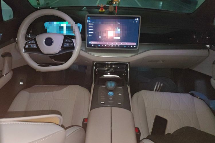 Used BYD Tang New Energy 2024 DM-i Glory Edition 200KM Flagship Model Center Console