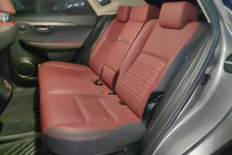 Used Lexus NX 2018 300h Front-Wheel-Drive FENGSHANG Version China V Emission Standard
