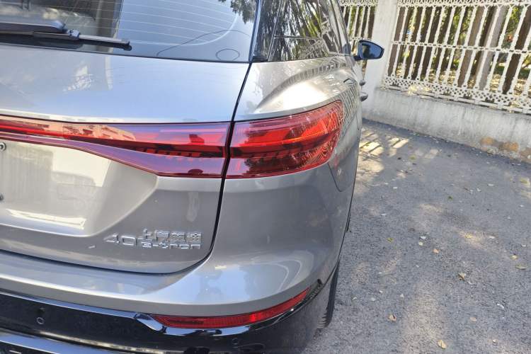 Used Audi Q5 e-tron 2022 40 e-tron Starlight Edition Mech Kit
