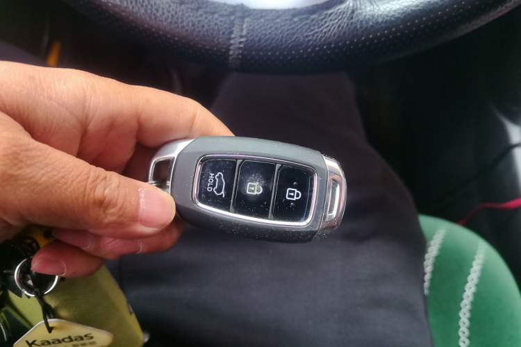 Used Hyundai ENCINO 2018 1.6T Dual-Clutch Zhilian Edition China V Standard Vehicle Key