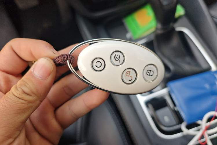 Used BYD Song MAX 2017 1.5T Automatic Smart Connect Elite 7-Seater Vehicle Key