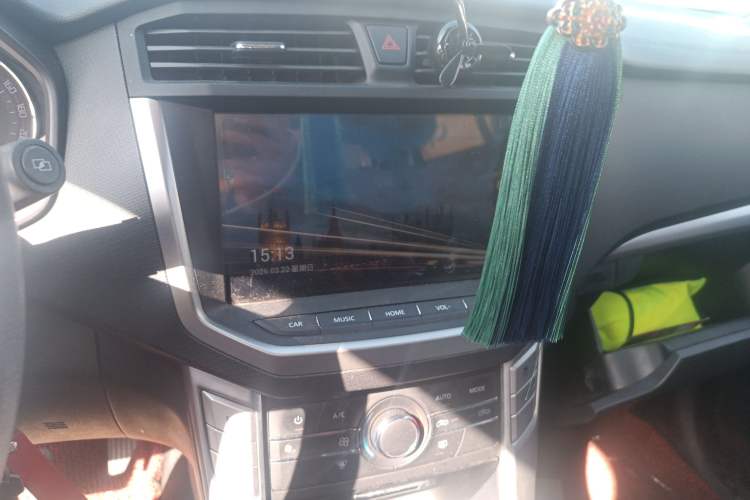 Used SAIC MAXUS T70 2020 2.0T Gasoline Automatic Two-Wheel Drive Elite Trim Standard Box High Ground Clearance
