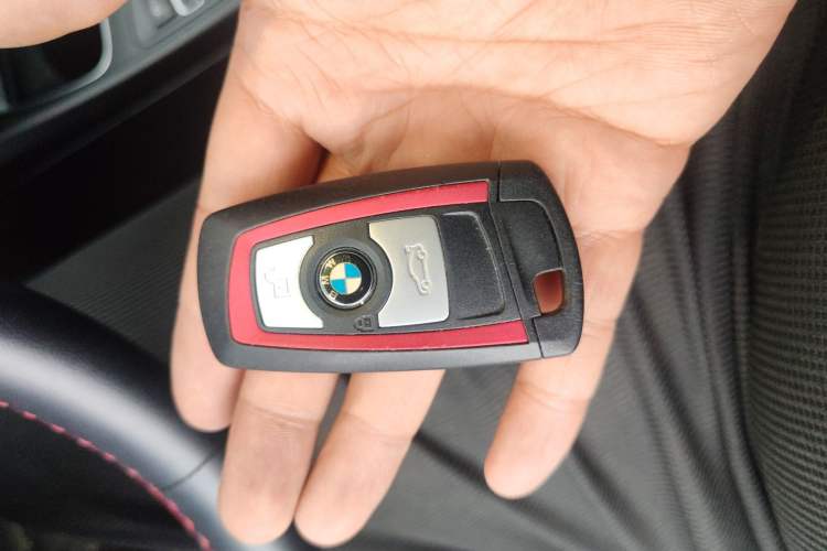 Used BMW 2 Series 2019 225i Convertible Coupe Sports Design Package Vehicle Key