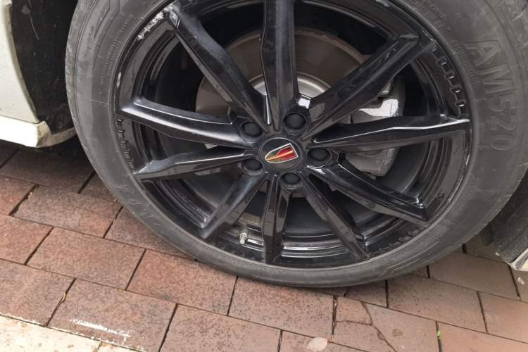 Used Hongqi H6 2023 2.0T ZhiShang Version Right Front Wheel Hub