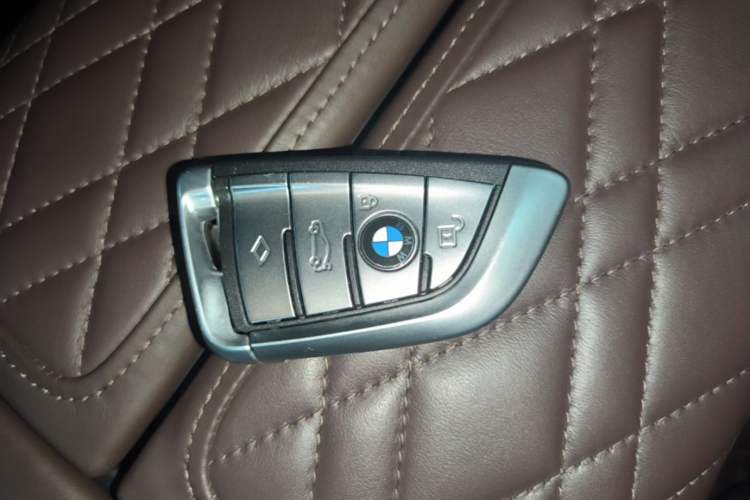 Used BMW 7 Series 2021 740Li Leading Model M Sport Package Vehicle Key