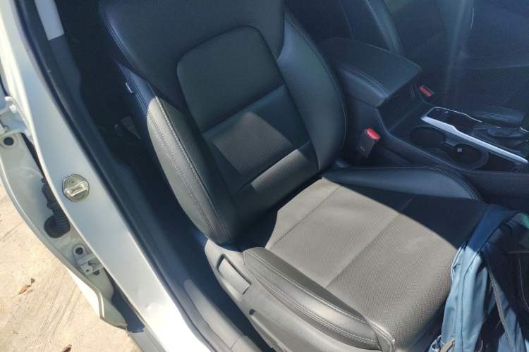 Used Hyundai Tucson 2015 1.6T Dual-Clutch Two-Wheel-Drive Smart Model Right Front Seat