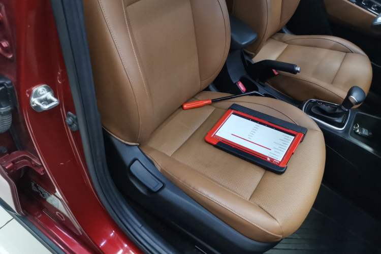 Used Kia KX Cross 2017 1.4L AT GLS Right Front Seat