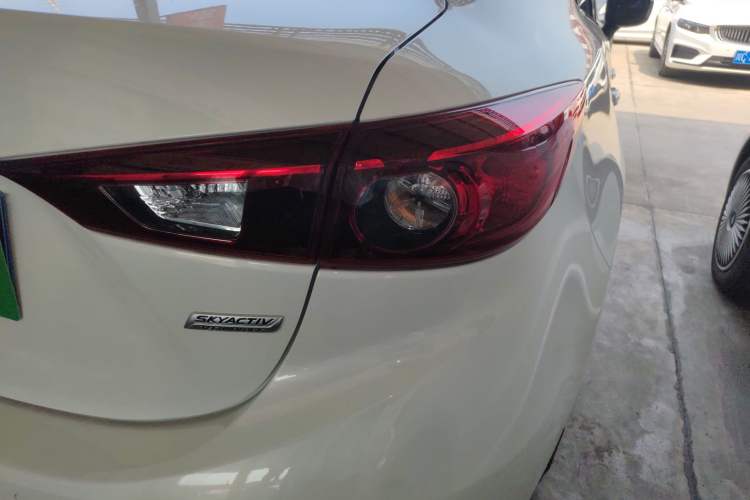 Used Mazda 3 Axela 2016 Sedan 2.0L Automatic Sport Model