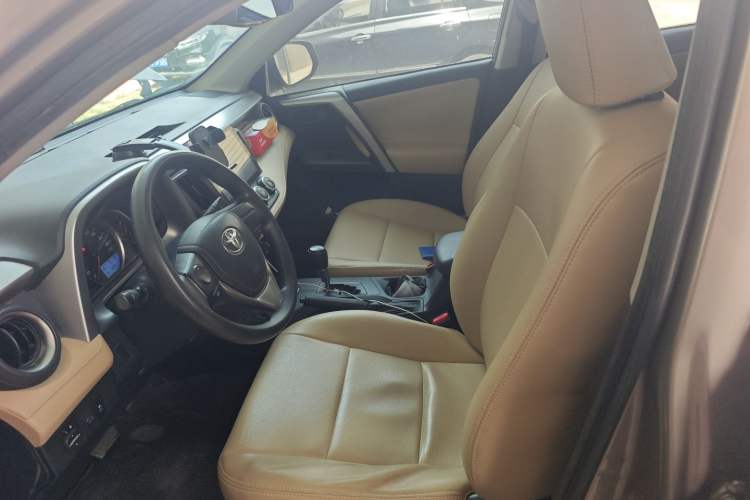 Used Toyota RAV4 2016 2.0L CVT Two-Wheel Drive Urban Edition China V Standard
