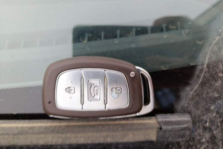 Used Hyundai Mistra 2016 1.8L Automatic Smart GLS Vehicle Key