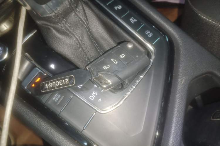 Used Volkswagen Tiguan L 2022 330TSI Automatic Two-Wheel Drive R-Line Enhanced Edition