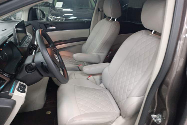 Used Buick GL8 2020 Land Cruiser Executive Class 652T Comfort Model
