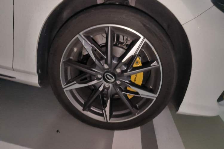 Used GAC Trumpchi EMPOW 2023 270T DCT J16 Version Right Front Wheel Hub