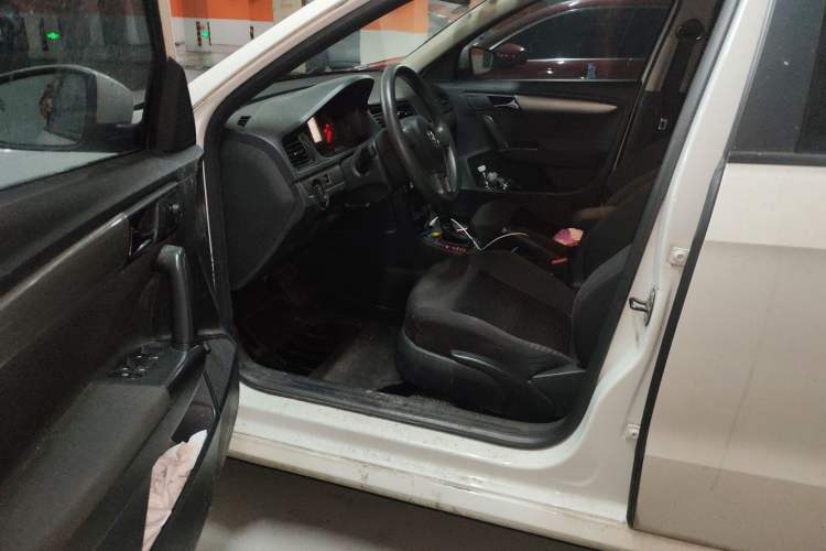 Used Volkswagen Lavida 2013 Revised Classic 1.6L Automatic Fashion Edition Driver Seat